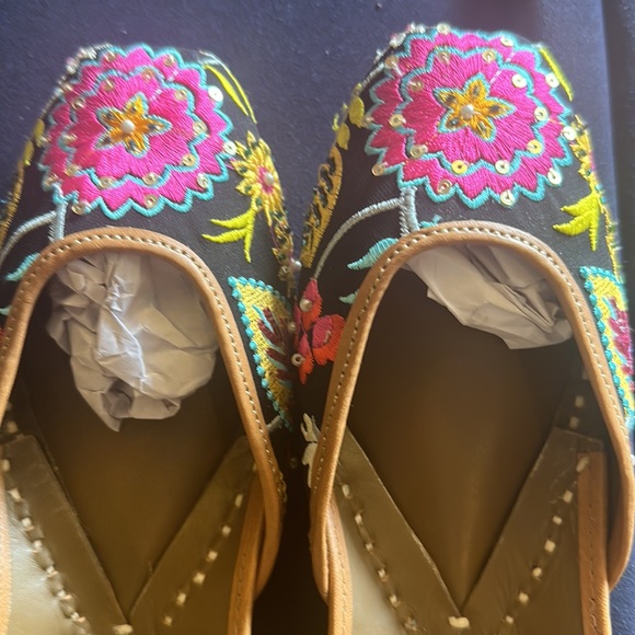 NWT Gorgeous Hand made Pure Leather Mojaris with beautiful embroidery! Size 38 - Picture 12 of 14